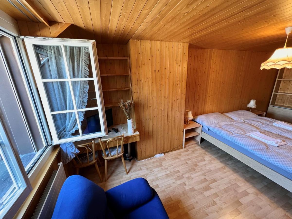 Hotel Jaeger Муртен Екстериор снимка